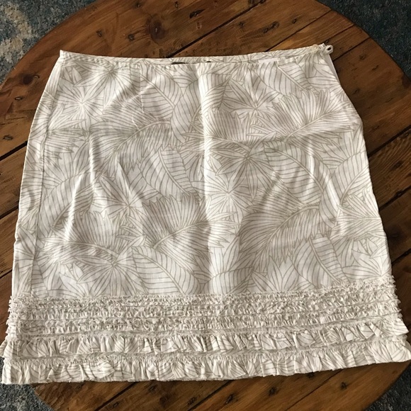 Tommy Bahama Dresses & Skirts - Tommy Bahama skirt size 8 Tommy Bahama Dresses & Skirts - Tommy Bahama skirt size 8